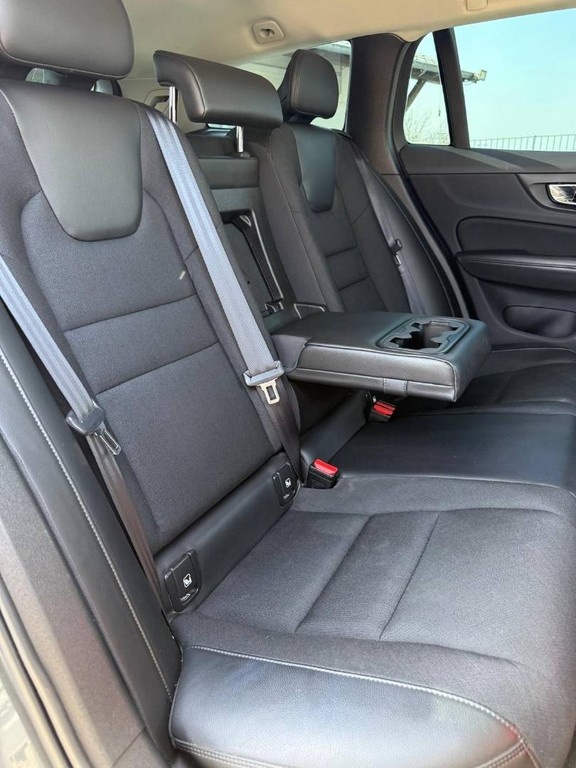 Volvo V60 D3 Momentum A/T - 17