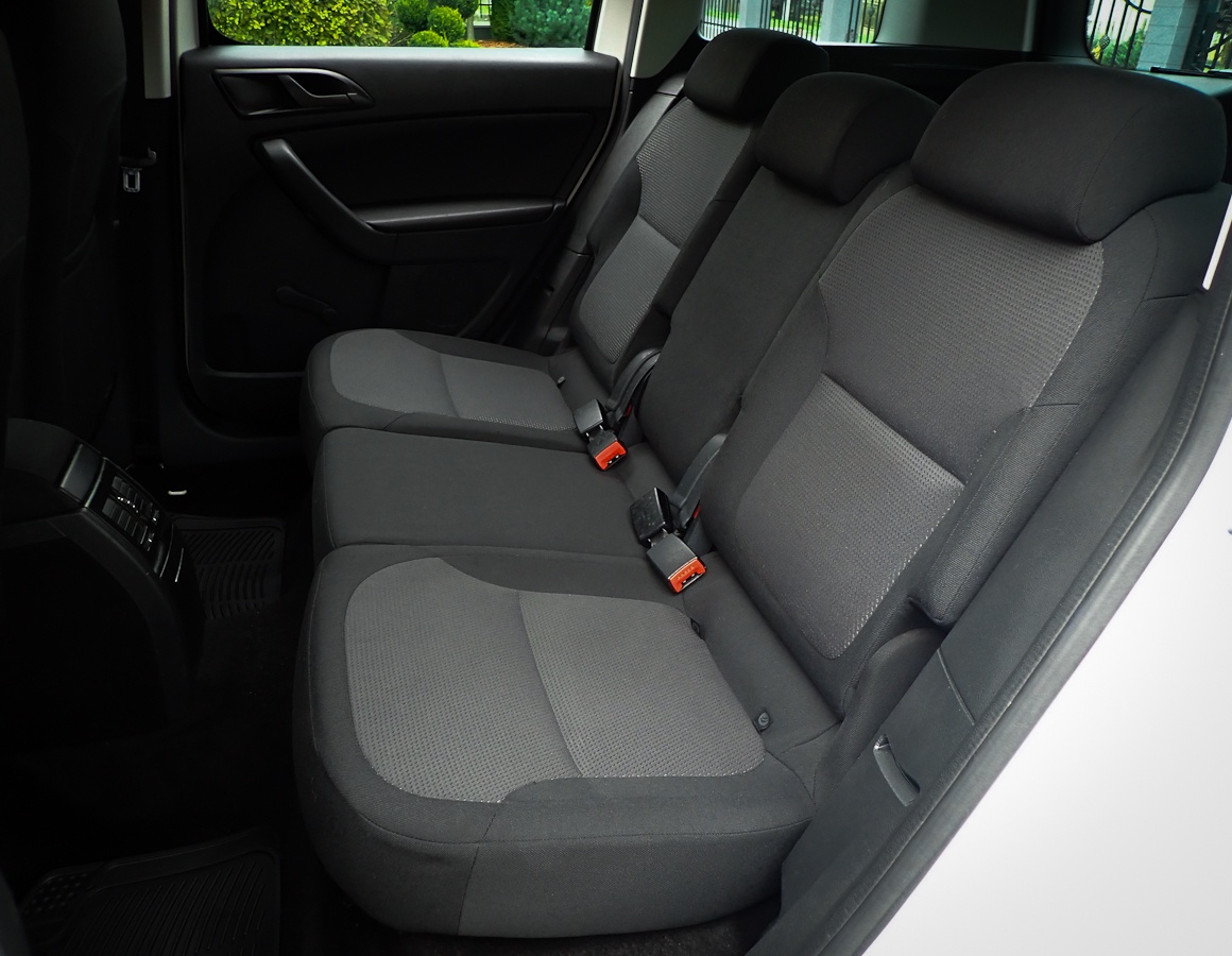 ŠKODA YETI 2.0TDI 4x4 -2013 -81kw - ŤAŽNE, KLIMA, STK - 17