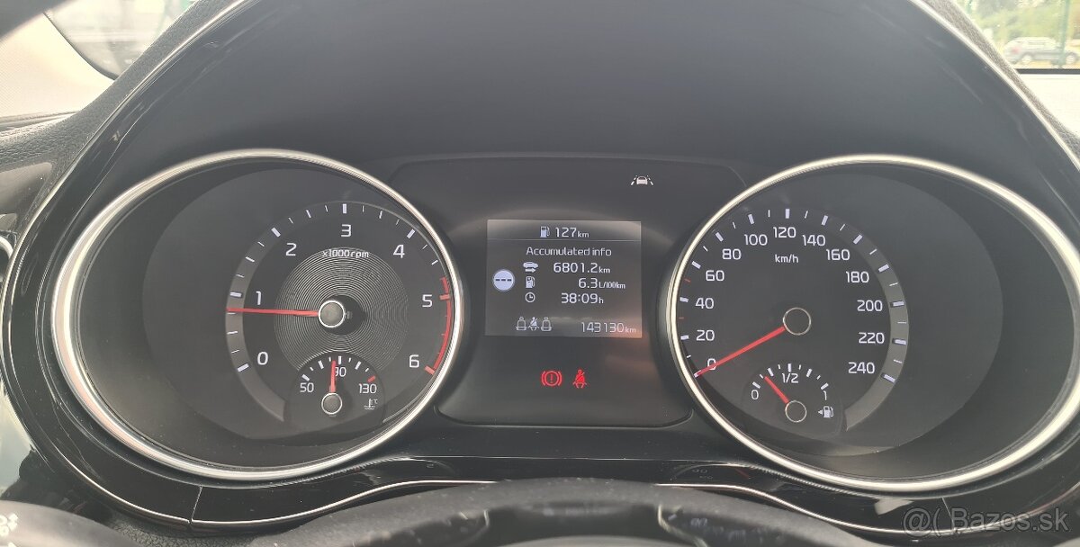 KIA CEED SW 1.6 CRDI VISION / MOŽNÝ ODPOČET DPH - 17