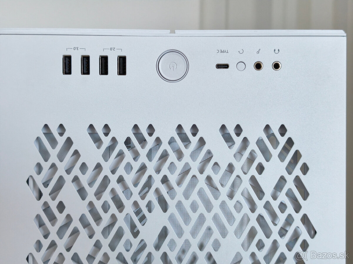 Predám PC skrinku Fractal Design Define 7 White TG - 17