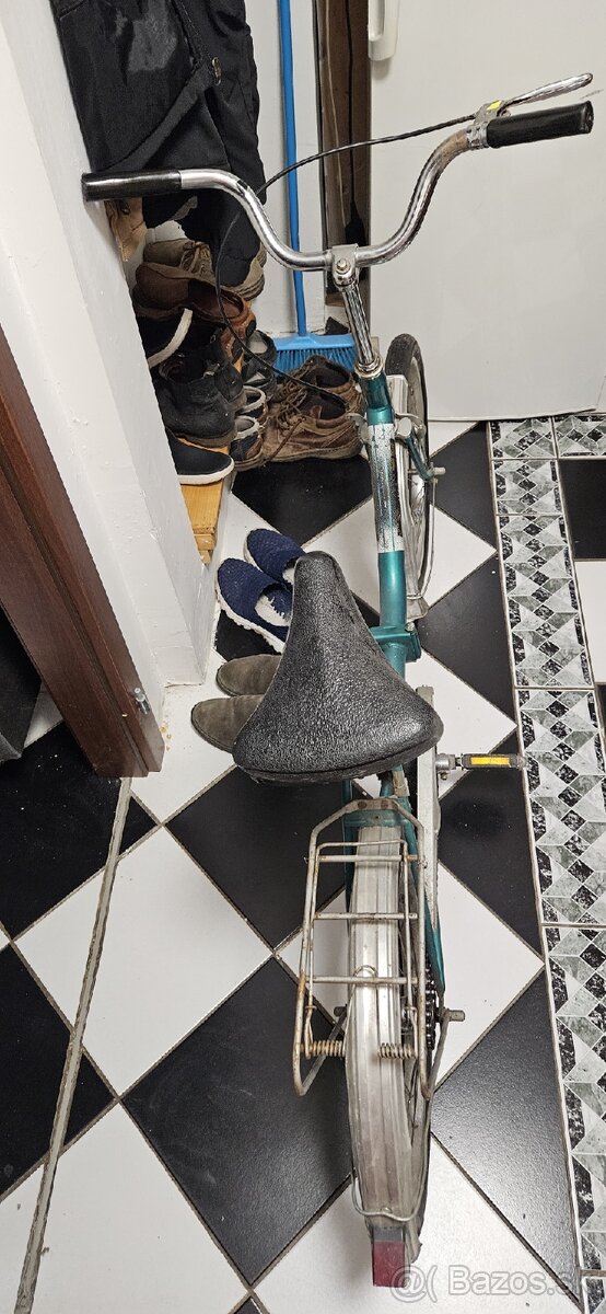 Zmes rôznych vecí na predaj - 17