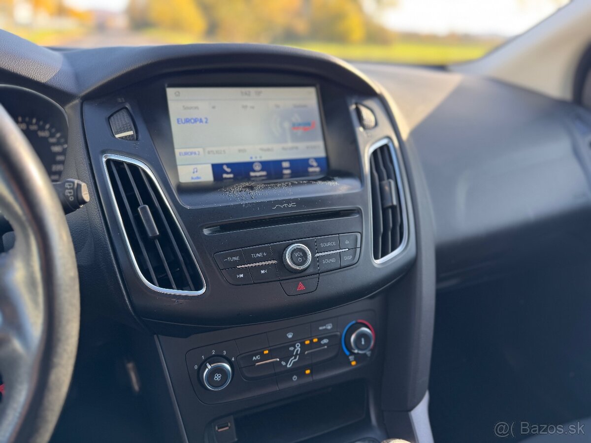 Ford Focus 1.5TDCi Business 2017 Nová STK - 17