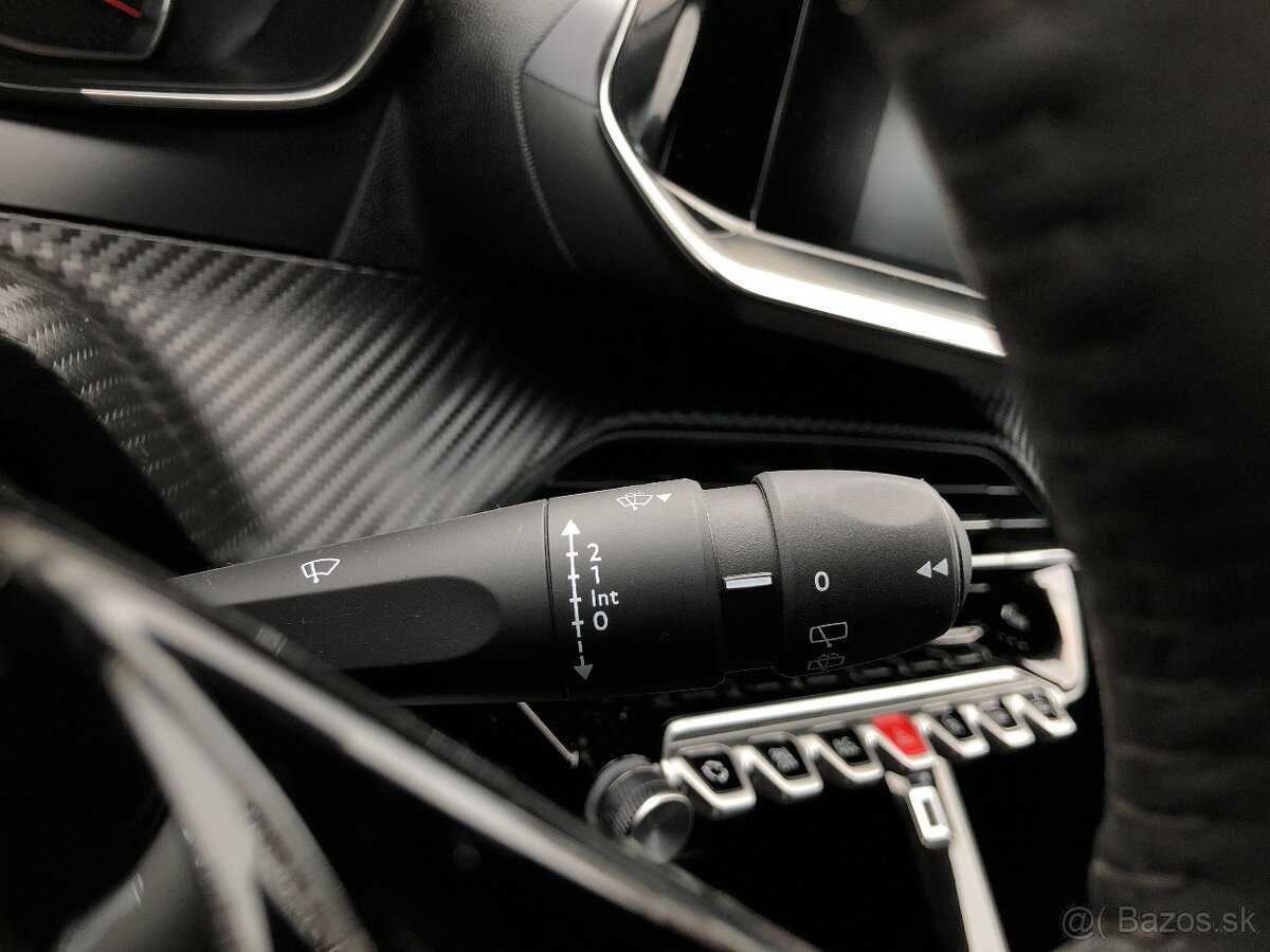 PEUGEOT 208 1.2 PureTech - 17