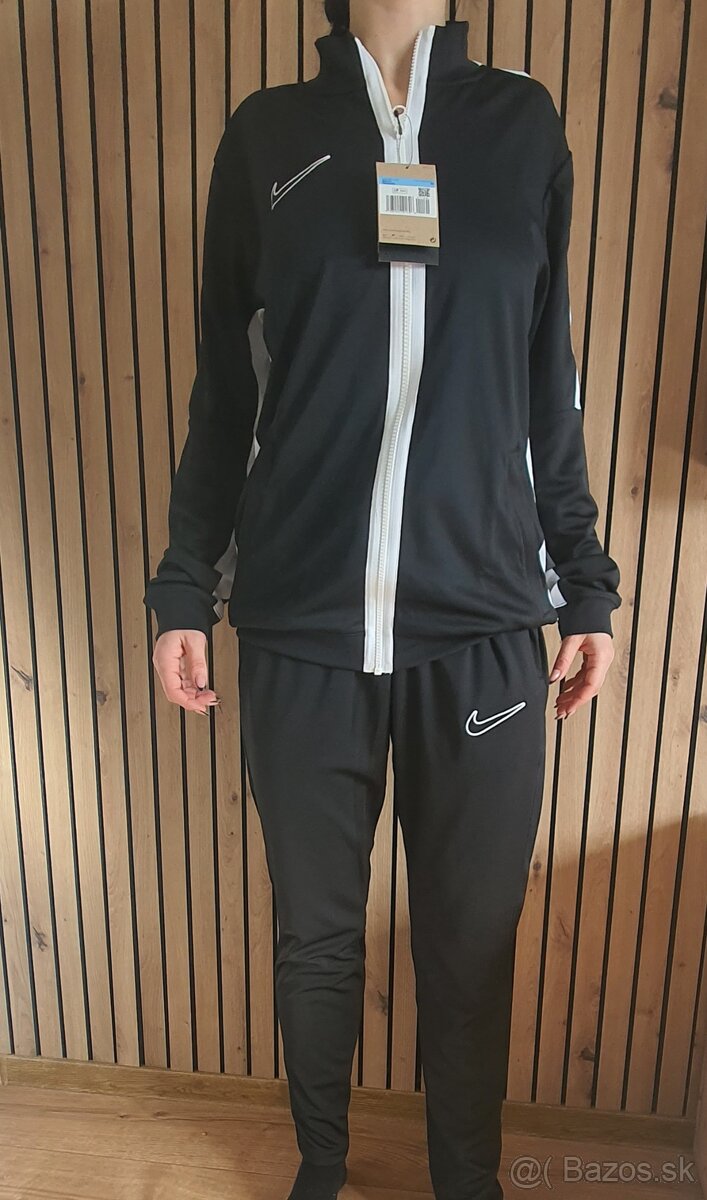 Nike (Mikiny, bundy, súpravy) - 17