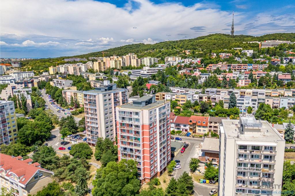 Slnečný 3-izbový byt, loggia, výhľad, zeleň, poloha, L.Dérer - 17
