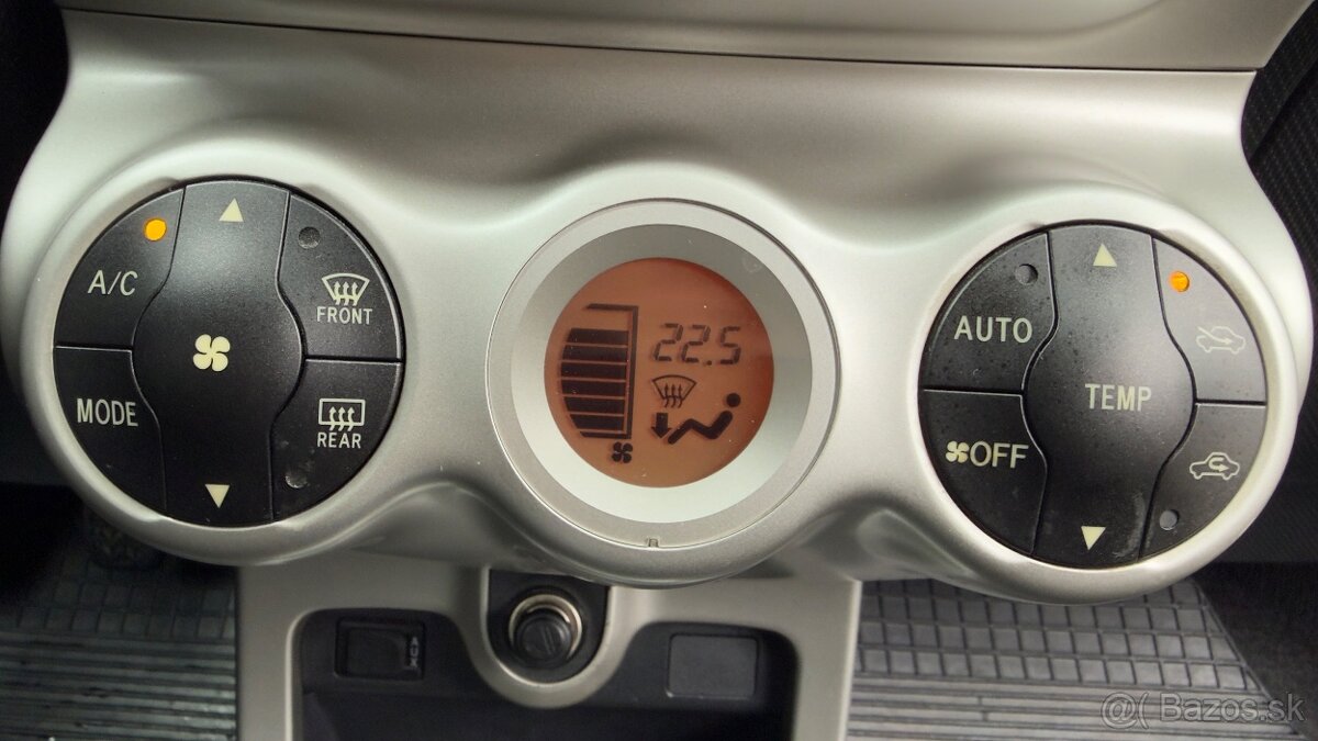 Toyota urban cruiser 1,3 benzin - 17