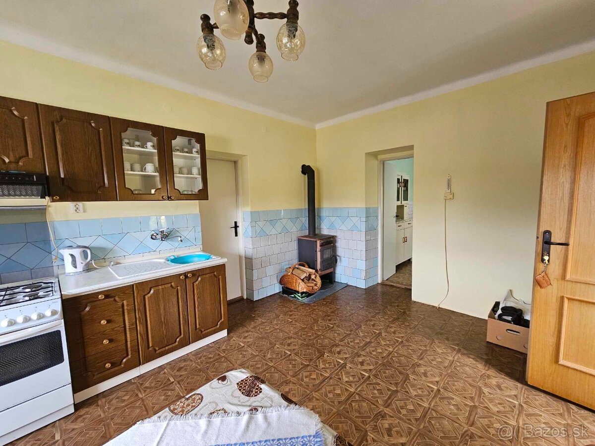 RD v obci RADAVA - 5min.od PODHÁJSKEJ - 17