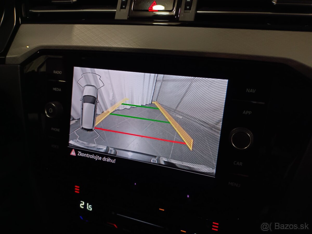 VW Passat B8 Variant 1.5TSI 110kW DSG - záruka Autodraft - 17