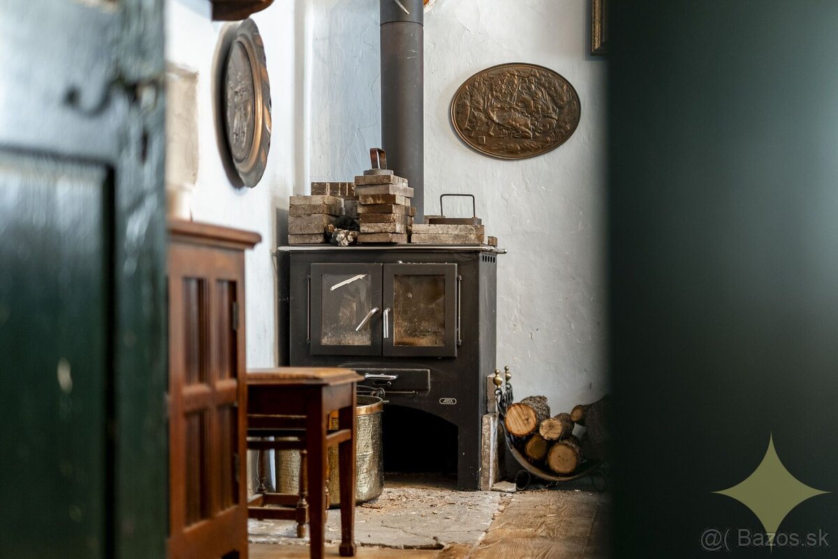 Historický rodinný dom v srdci obce Štiavnické Bane - 17