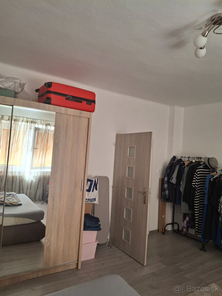 Na predaj čiastočne prerobený poschodový dom - 17