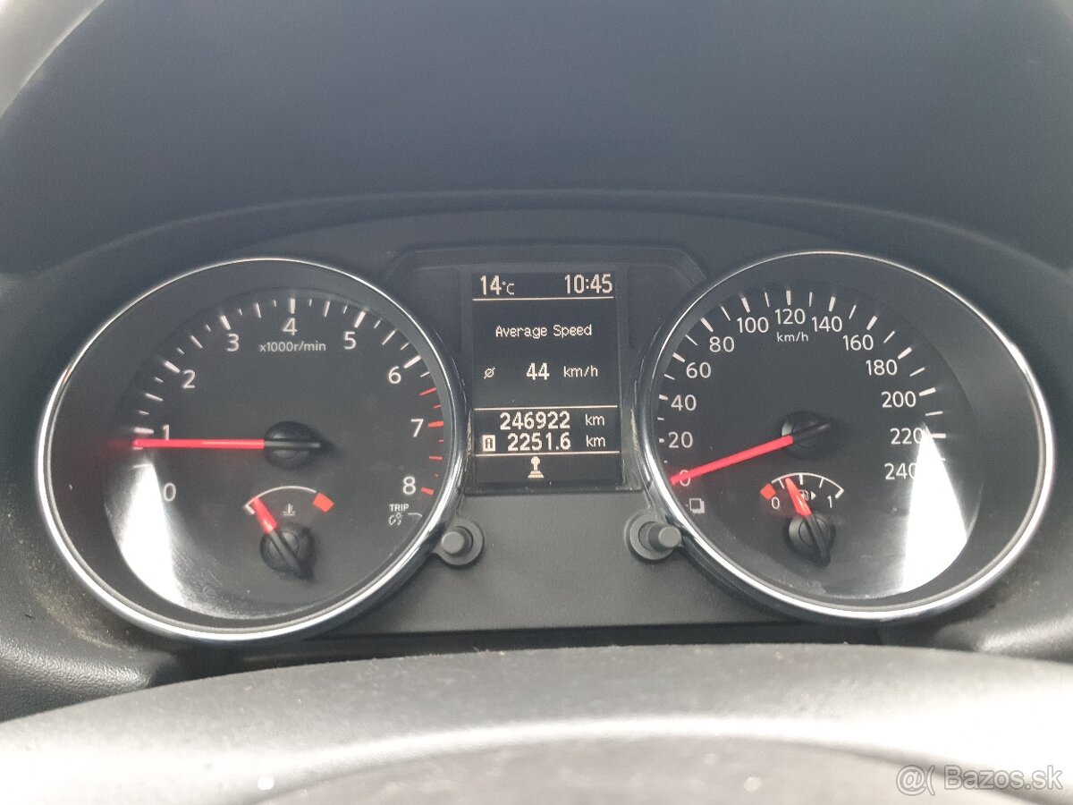 Nissan Qashqai 1.6i Tekna 4x2 (EU5) 86kw 6M benzín - 17