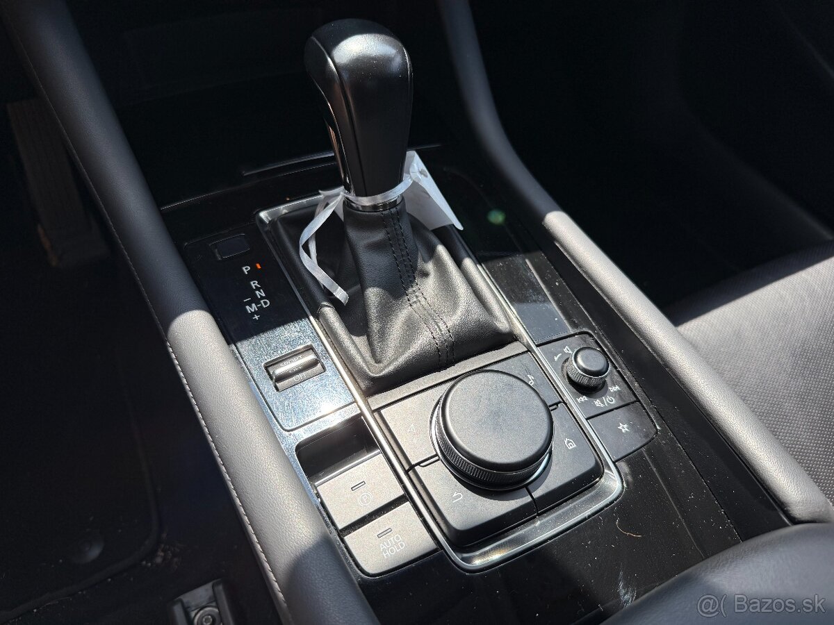 Mazda 3 2.0 Skyactiv G122 Plus A/T - 17
