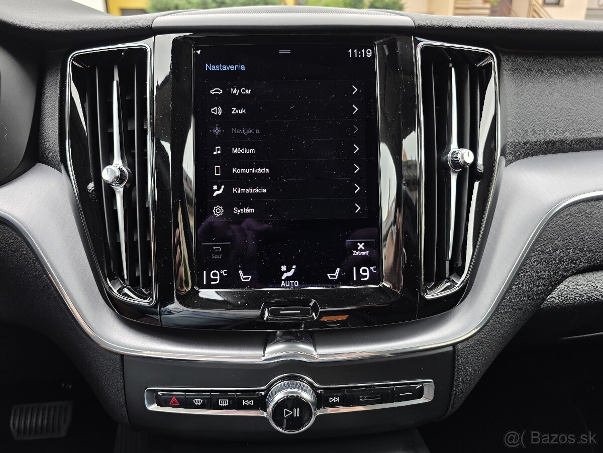 Volvo XC60 2.0 B4 mHEV Momentum Pro A/T - 145kw - 17