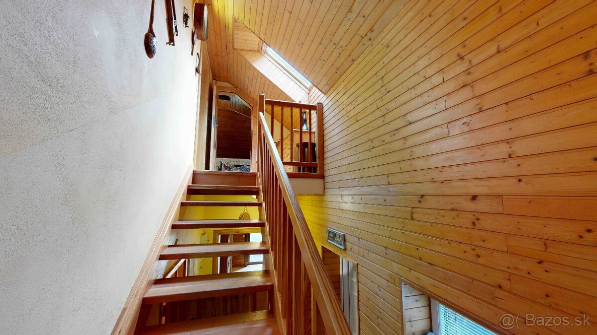 Chalupa po úspešnom režiserovi v obci Stará Turá-časť Paparď - 17
