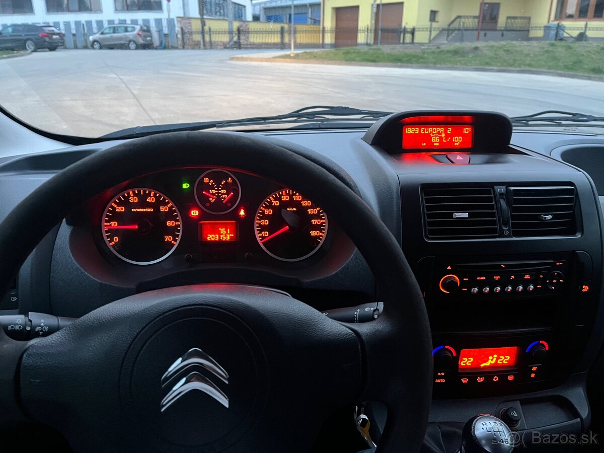 Citroen Jumpy 2.0HDi 8 miest 2013 203 000 km 94kw - 17