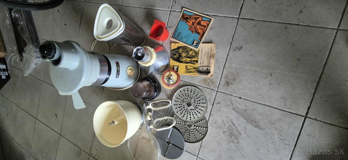 Starožitné veci zo socializmu - 17