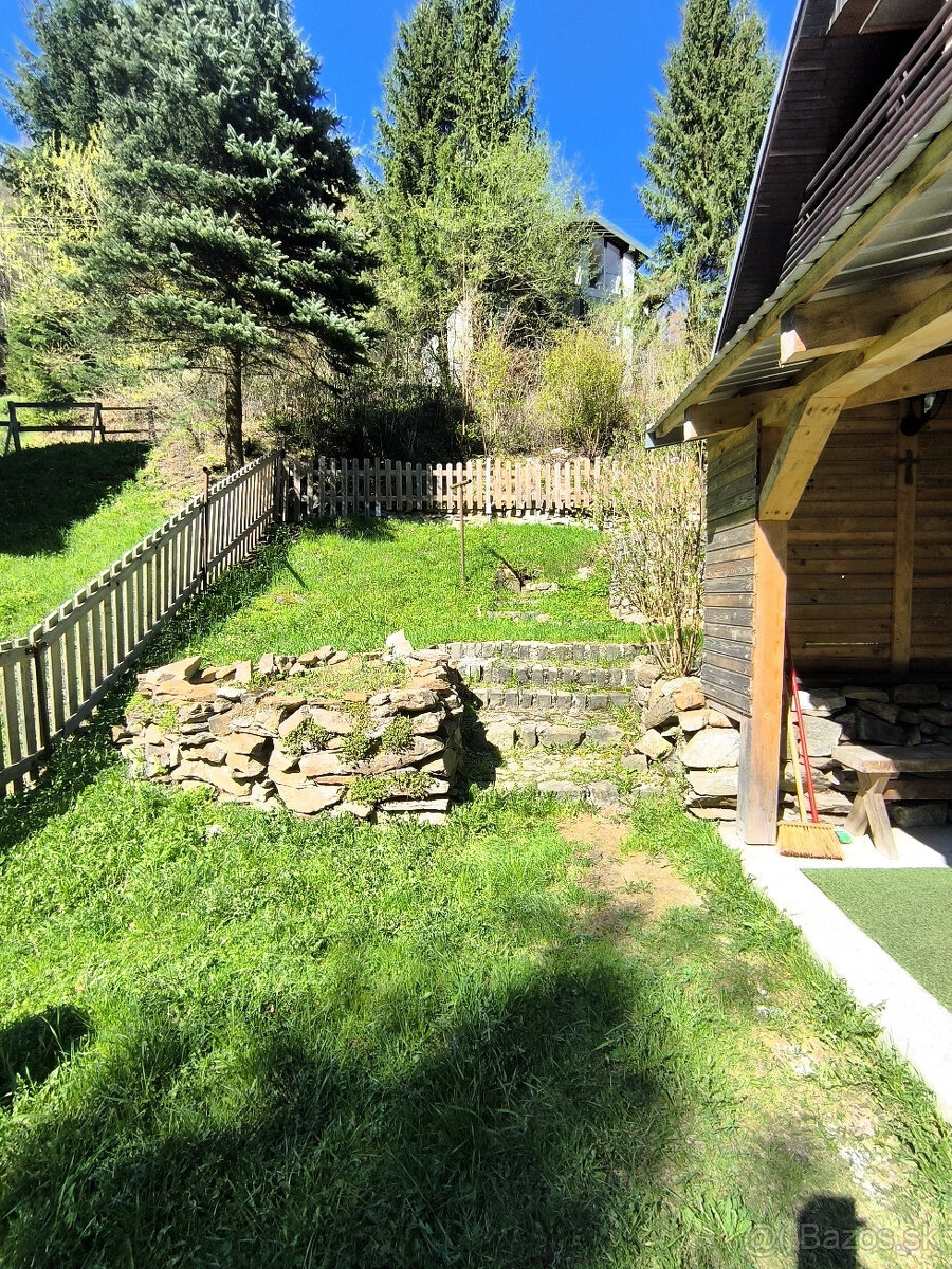 ROZPRÁVKOVÁ KOMPLETNE ZREKONŠTRUOVANÁ ZARIADENÁ CHATA NA LV - 17