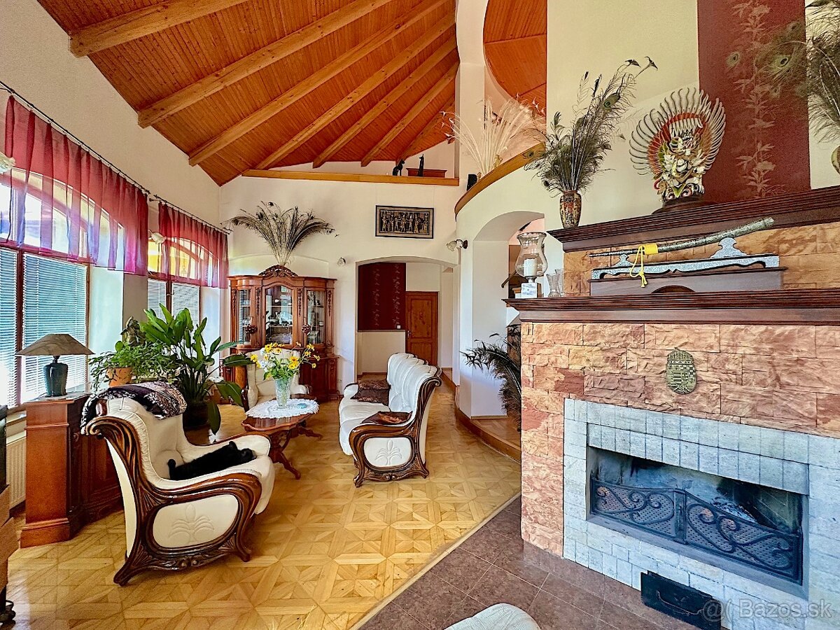 7-izb. Rodinný dom s bazénom na pozemku 5.100 m2 - 17