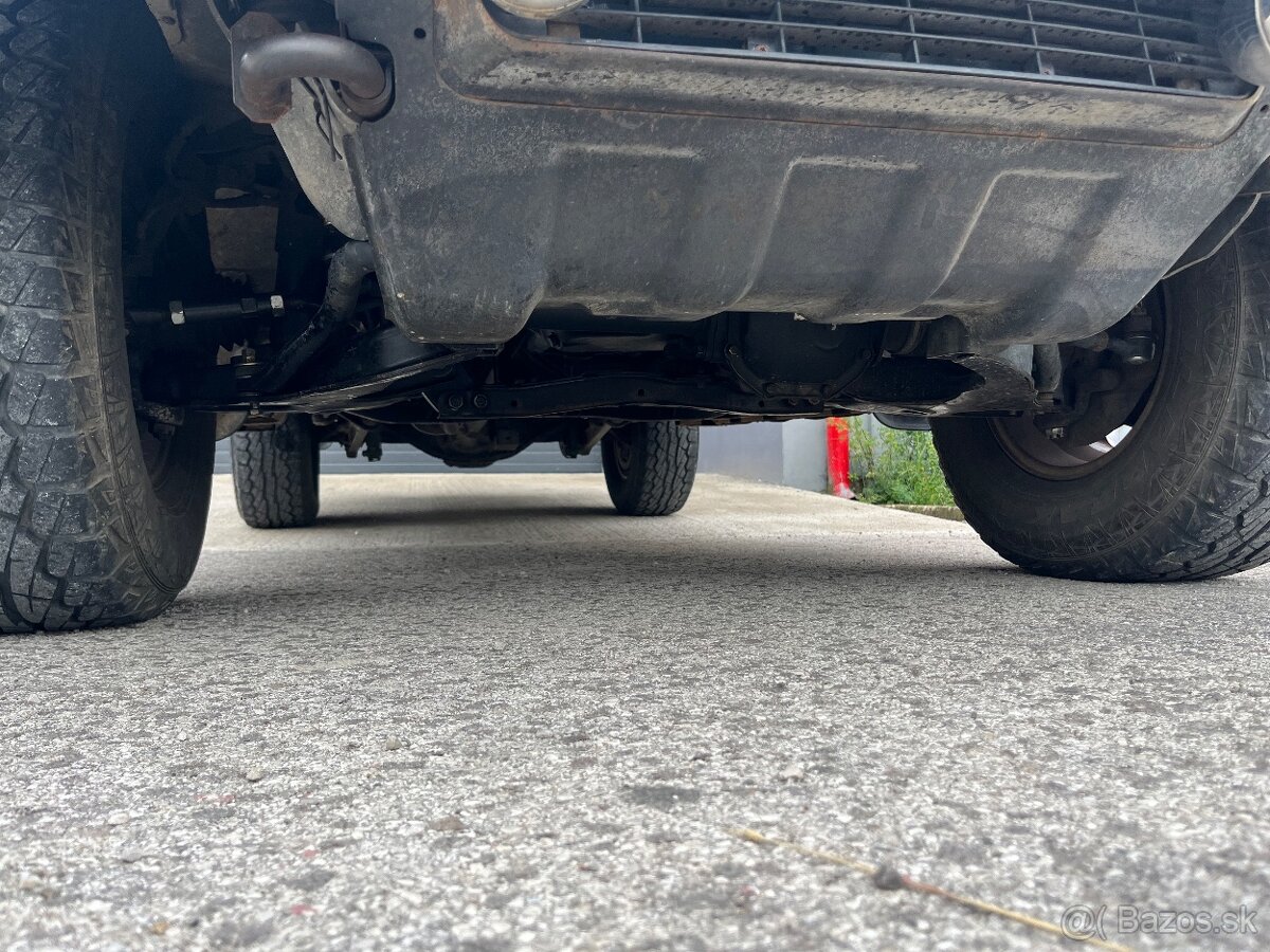 Hyundai Galloper 2.5 TDI 85kW = Ťažne, 7 Miestne = - 17