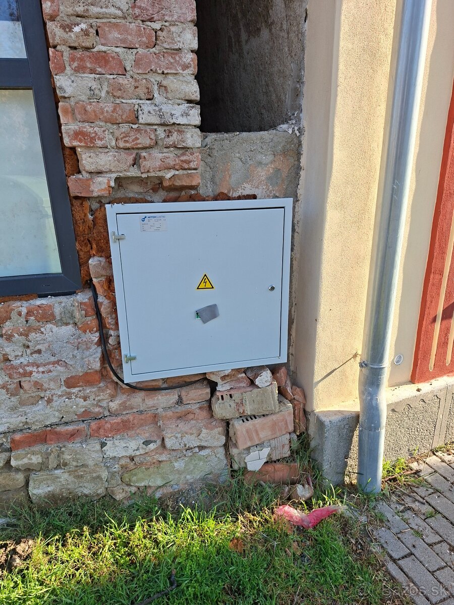 Predam dom .Rapovce pozemok 341/1 341/2 - 17