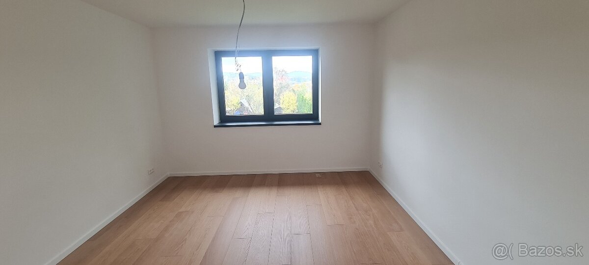 REKONŠTRUKCIA -5 IZB. RODINNÝ DOM, ŽILINA-DVOJGARÁŽ, 402m2 - 17