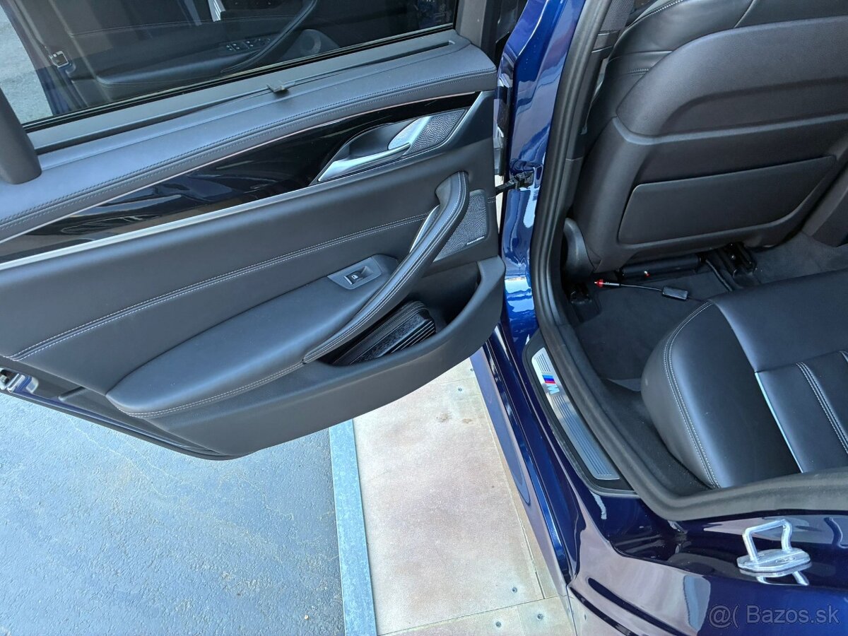 BMW Řada 5 M550i,xDrive,Full LED,Webasto - 17