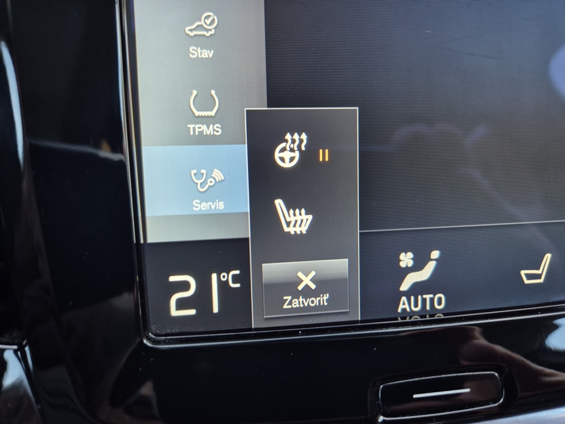 Volvo V90 D4 2.0L Momentum AWD A/T 140 kW - 17