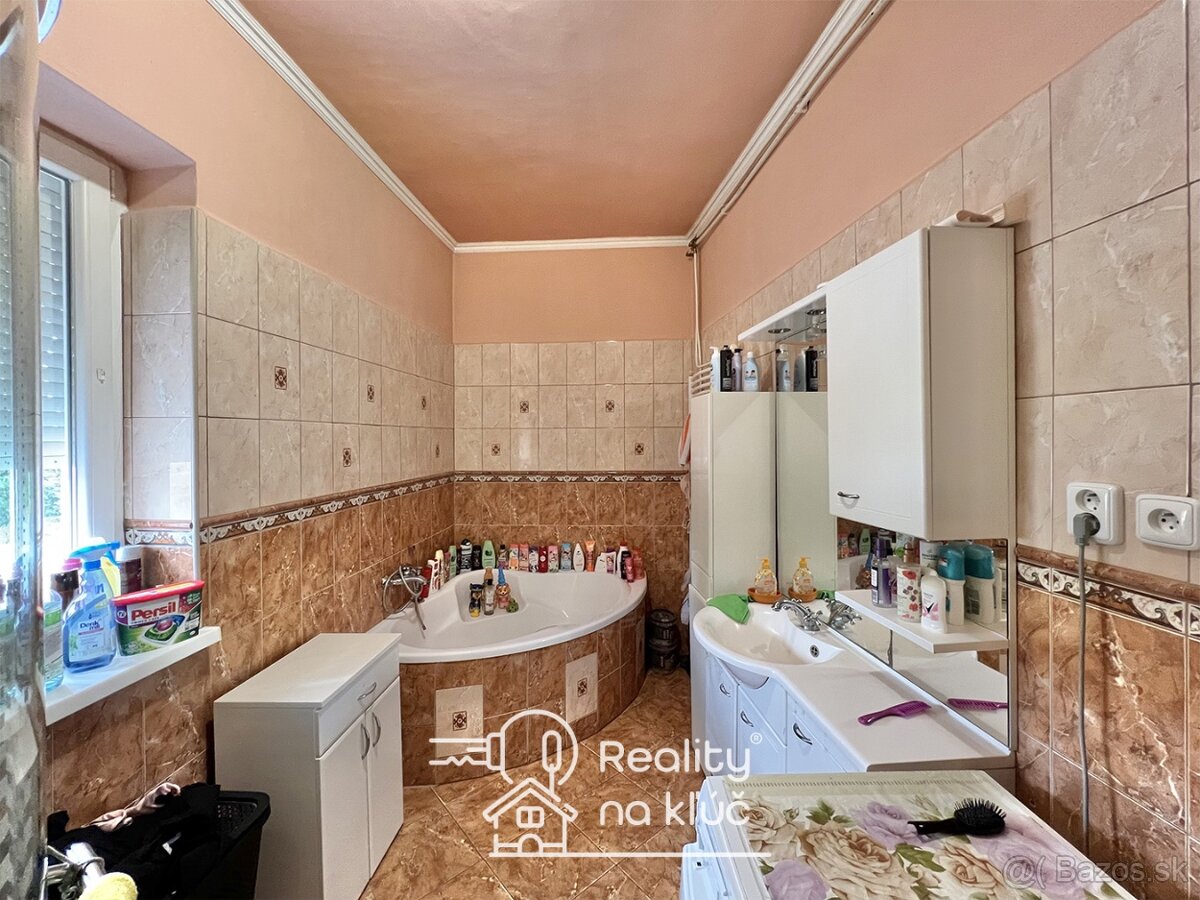 Na predaj dva rodinné domy nachádzajúce sa na jednom pozemku - 17