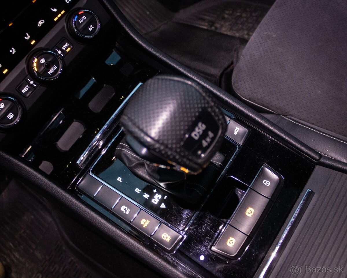 Škoda Superb 2.0 TSI 4x4 Sportline DSG - 17