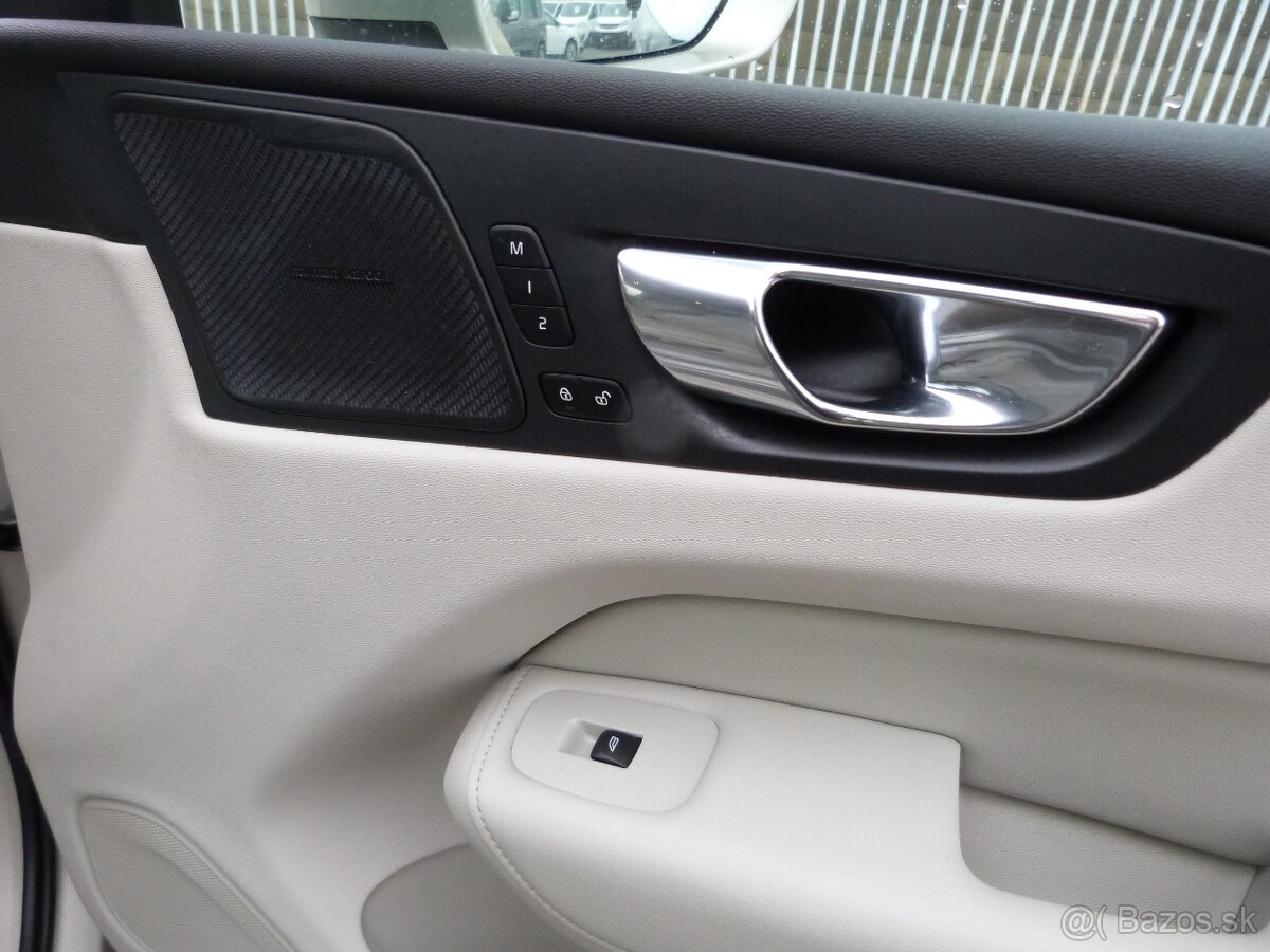 Volvo XC60 T8 Twin Engine Inscription eAWD A/T - 17