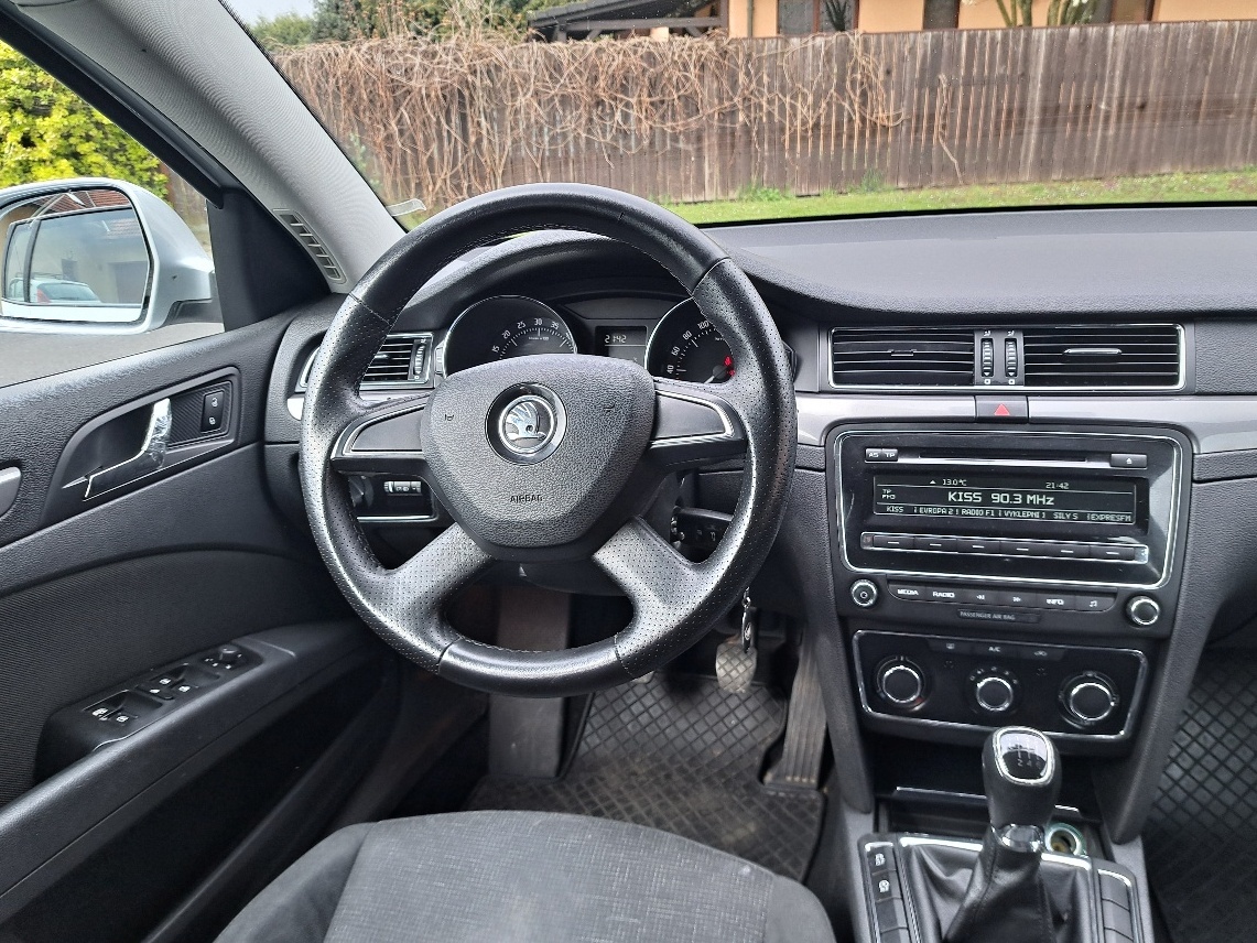 ŠKODA SUPERB II Combi FL 2014 KLIMA, ALU, Nová STK 2028 - 17
