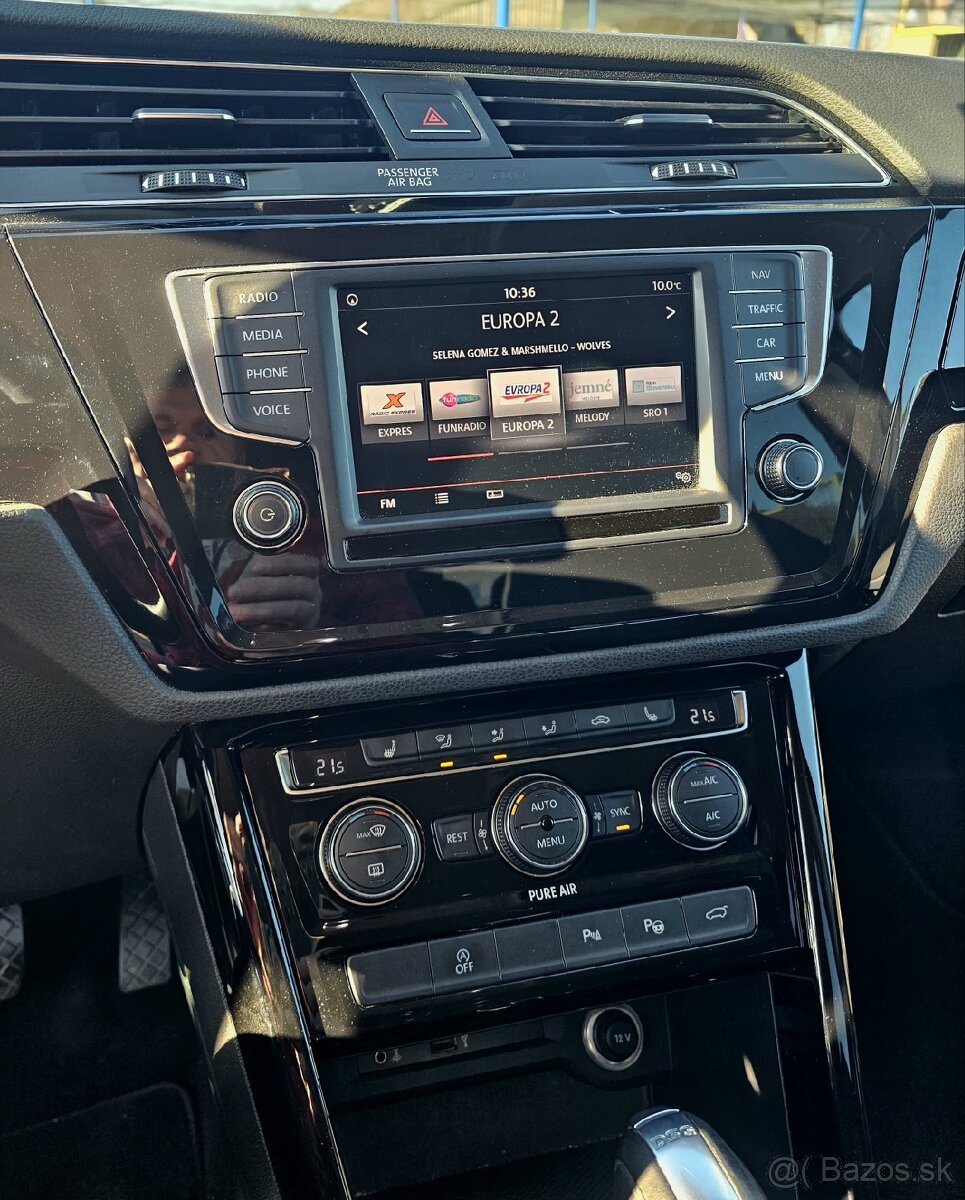 Volkswagen Touran 2.0 TDi Highline DSG - 17