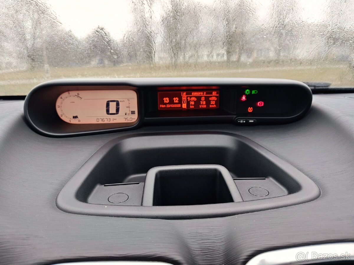 Citroen C3 Picasso 1,4benzín 77 000km r.v.2016 - 17