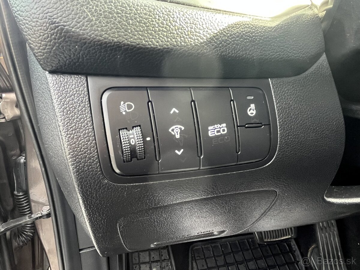 Kia Ceed SW 1.6 GDI AT 141tis.km - 17