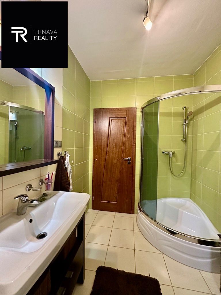 TRNAVA REALITY - Na predaj zariadený 5-izbový RD Leopoldov N - 17