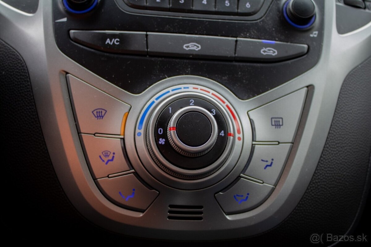 Hyundai ix20 1.4 DOHC 66 kW - 17