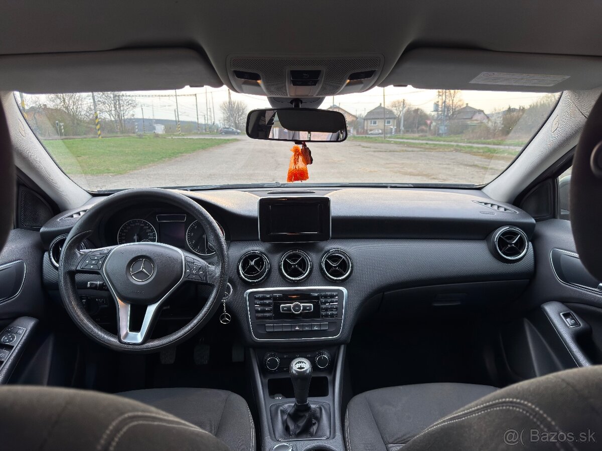 Mercedes-Benz A180 - 17