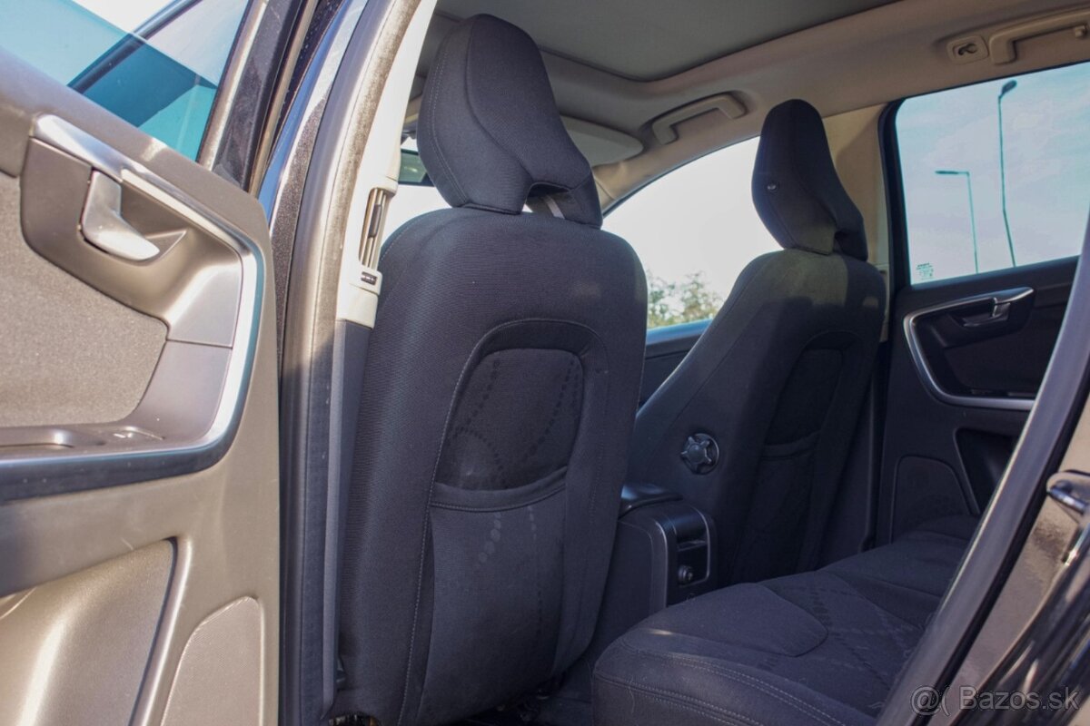 Volvo XC60 D5 (151kW) AWD Kinetic - 17