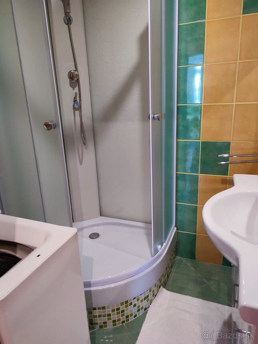Prenájom 3 izb. bytu - 17