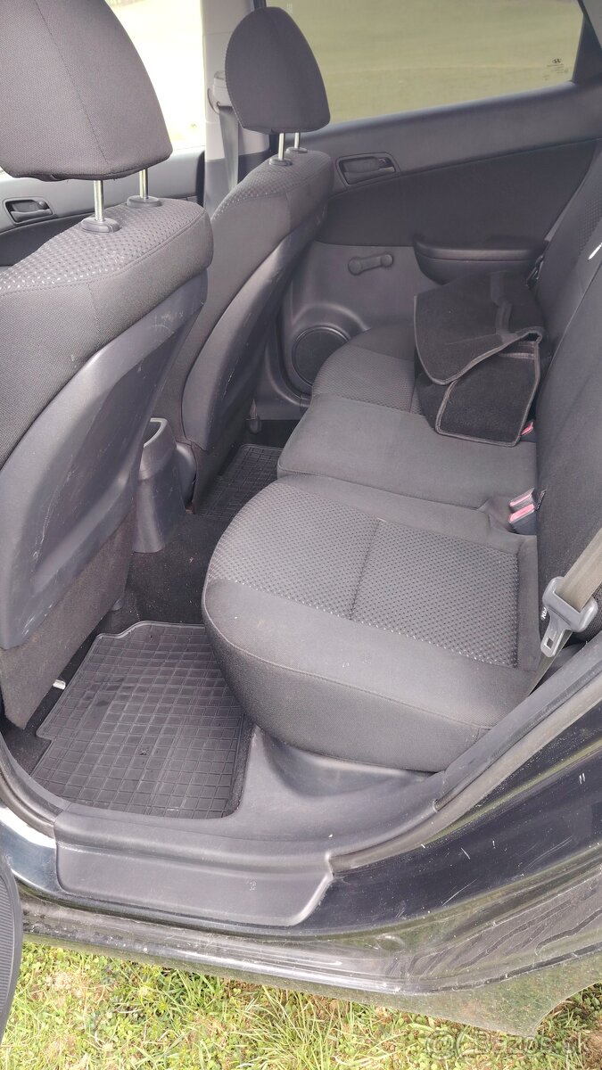 Predám Hyundai i30 1.4 benzín - 17