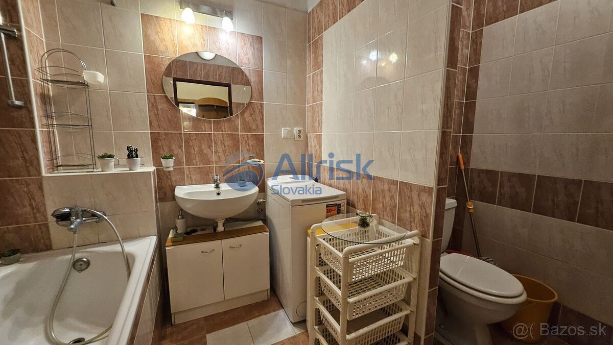 REZERVOVANÉ -PEKNÝ 3 IZBOVÝ BYT VO VYNIKAJÚCEJ LOKALITE NA W - 17