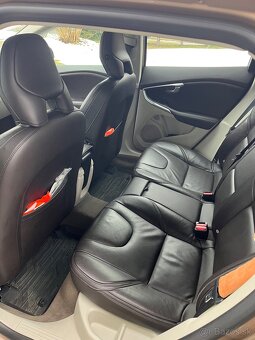 Predám Volvo V40 CC D2 A/T 1,6/84kW - 17