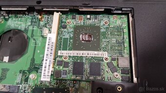Predám notebook Acer TravelMate 5720 - 17