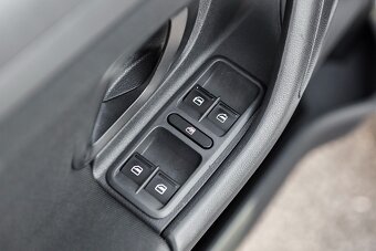 Škoda Fabia Ambiente 1 16V 63kW M5 12/2012 - 17