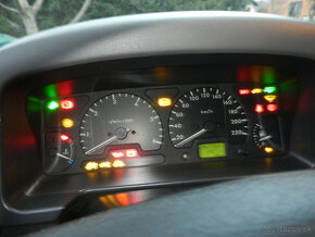LAND ROVER DISCOVERY II 102KW - 17