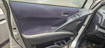 Toyota Corolla Verso 2,0D 85KW 2001 - 17