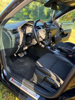 ŠKODA OCTAVIA RS 2.0 TSI DSG - 17