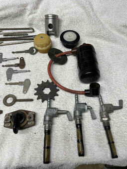 - NOVÉ - Diely - JAWA 20-23 - Originály - - 17