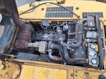 KOMATSU PC 240 LC - 17