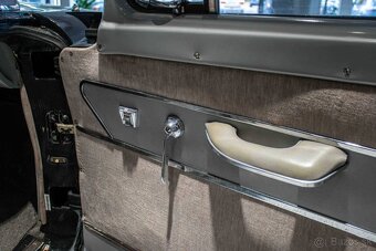 Čajka GAZ M13 - 17